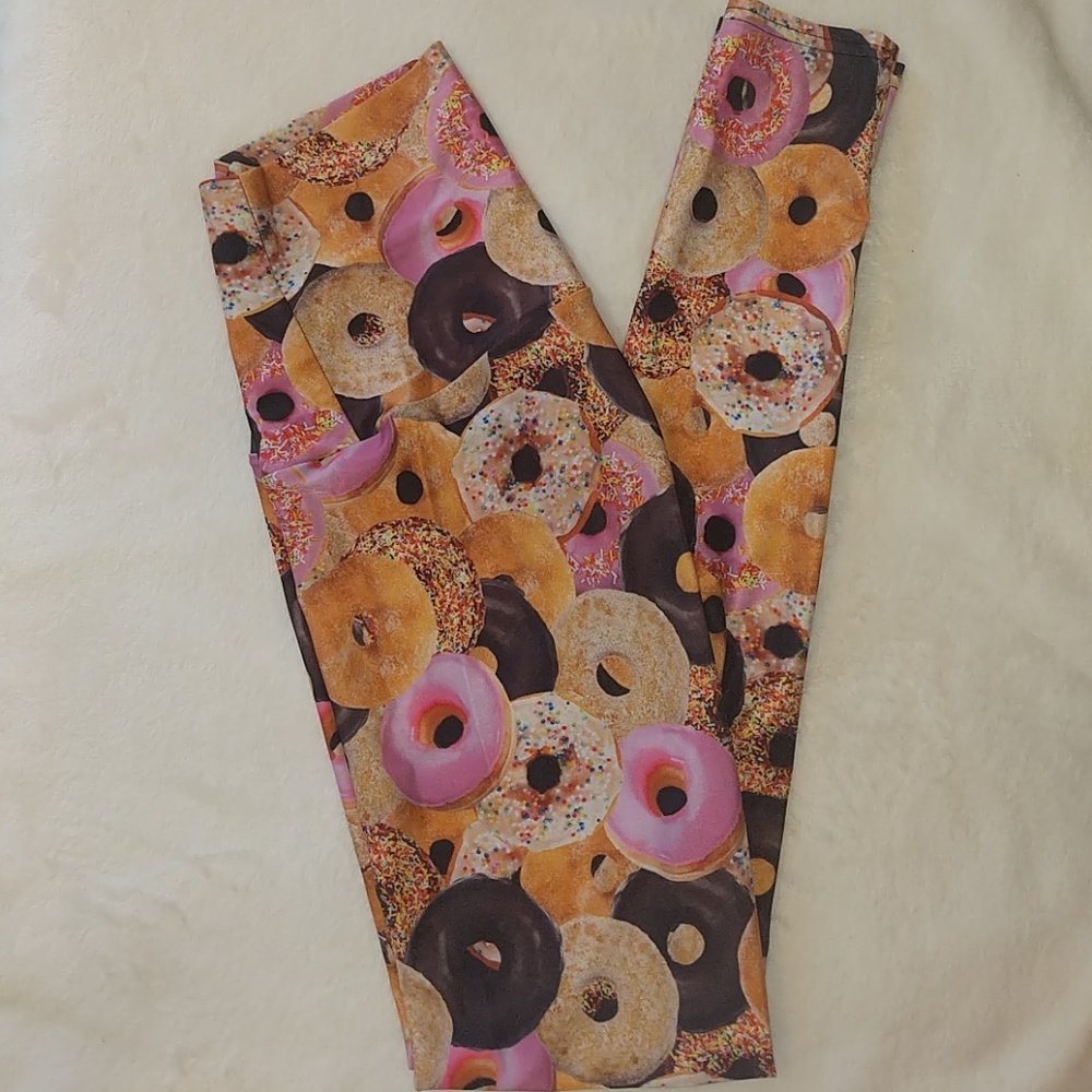 Emily Hsu donut delight workout leggings